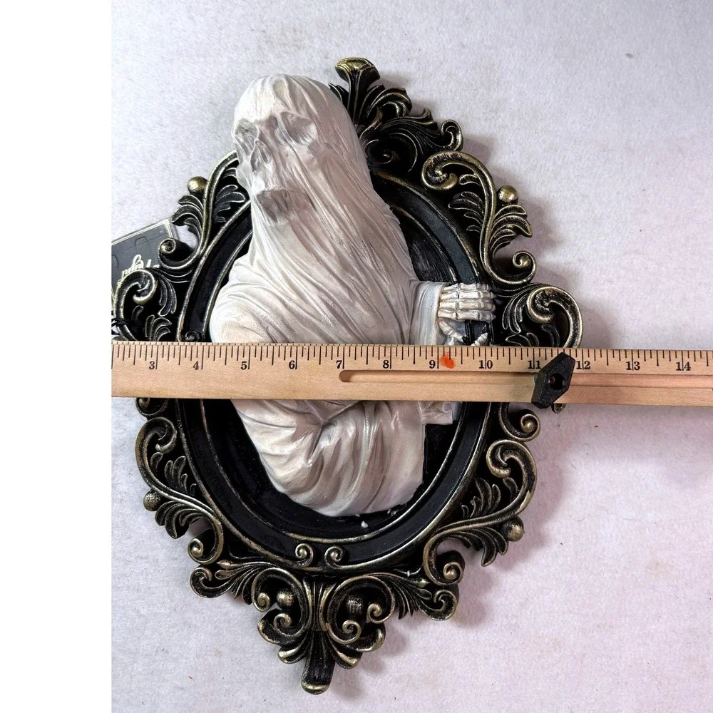 Spooky 3D Ghost Portrait Wall Decor Halloween Ornate Framed Gothic Horror